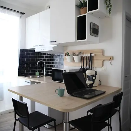 Superbe Studio Jungle Coeur Du Centre-Ville Gannat Exterior photo